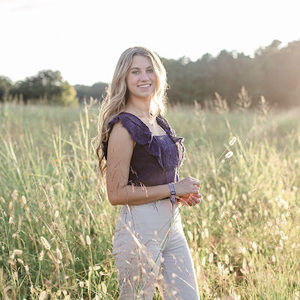 Meet your Posher, Elise